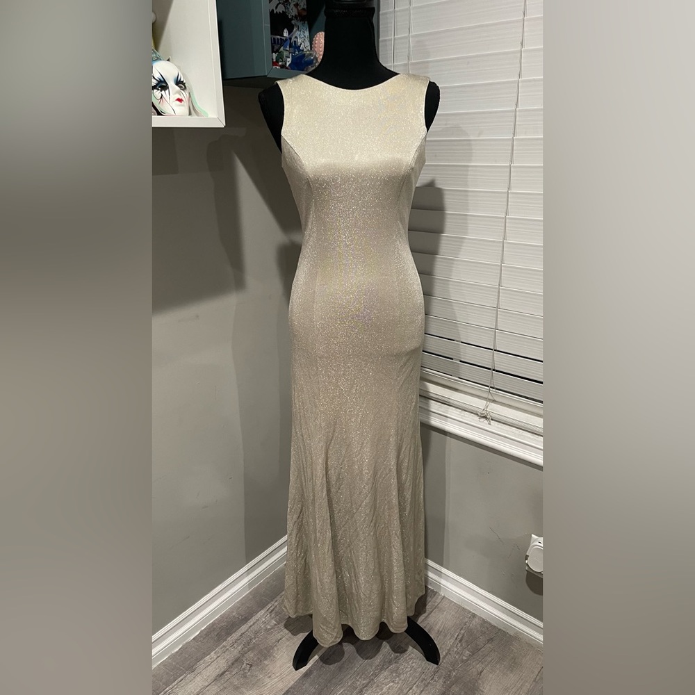 Zum Zum‎ Gold Glitter Backless Gown